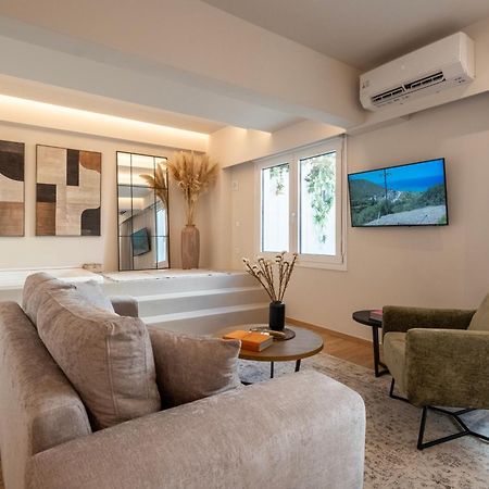 Derouse Eva Suite Jacuzzi & Sauna Афины Экстерьер фото