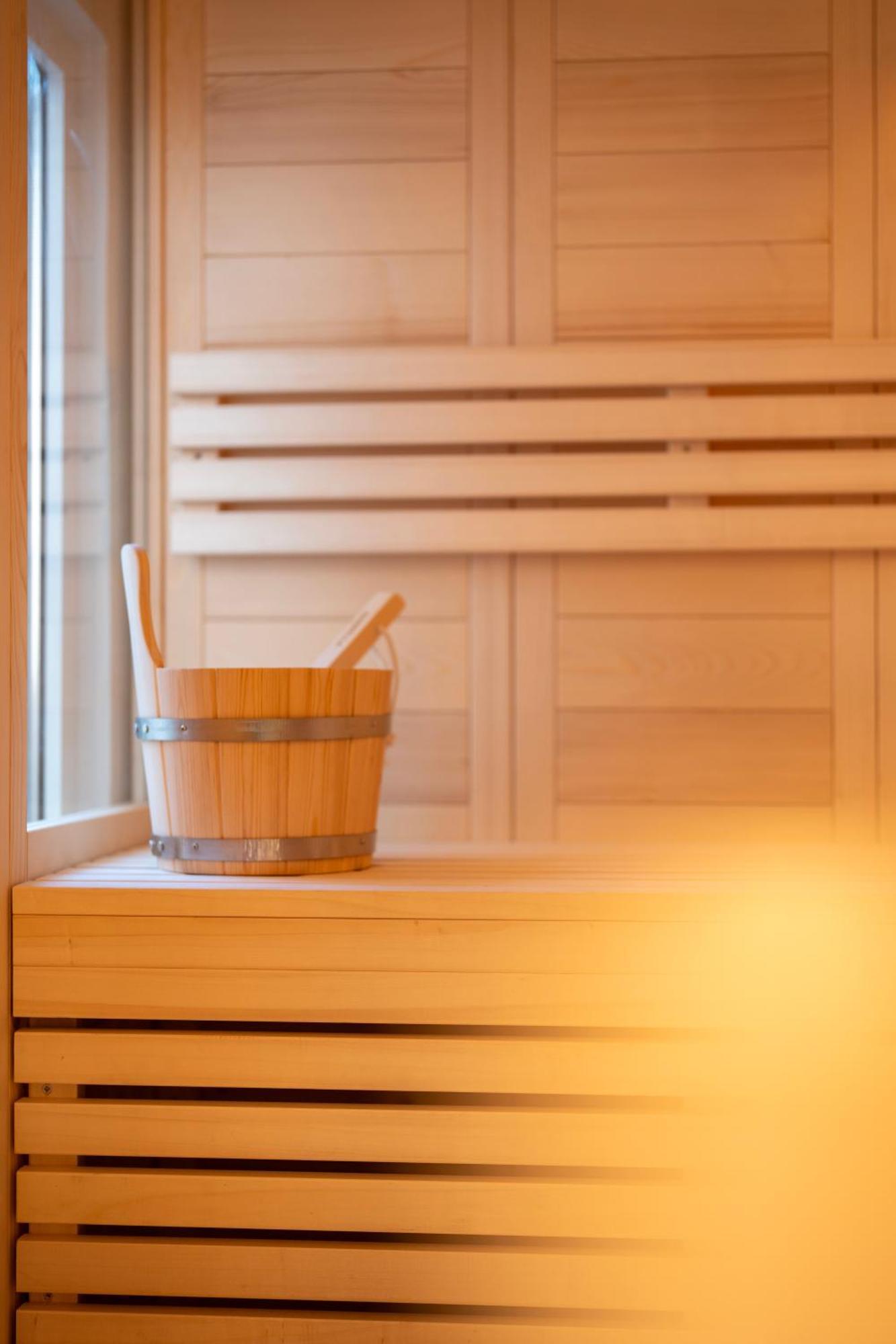 Derouse Eva Suite Jacuzzi & Sauna Афины Экстерьер фото