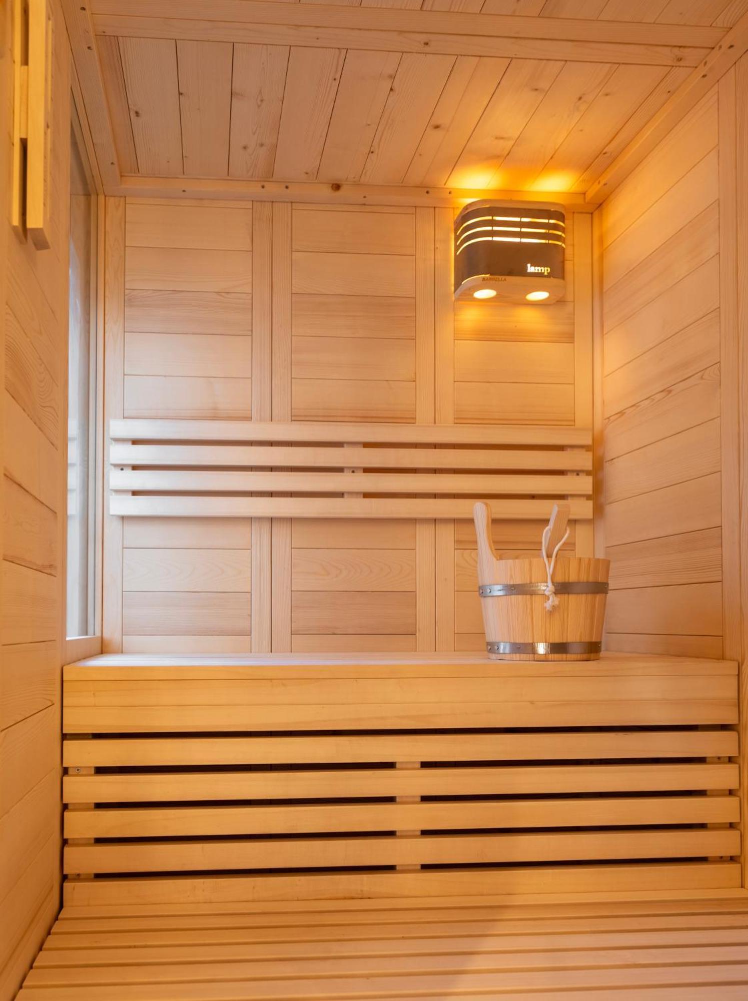 Derouse Eva Suite Jacuzzi & Sauna Афины Экстерьер фото